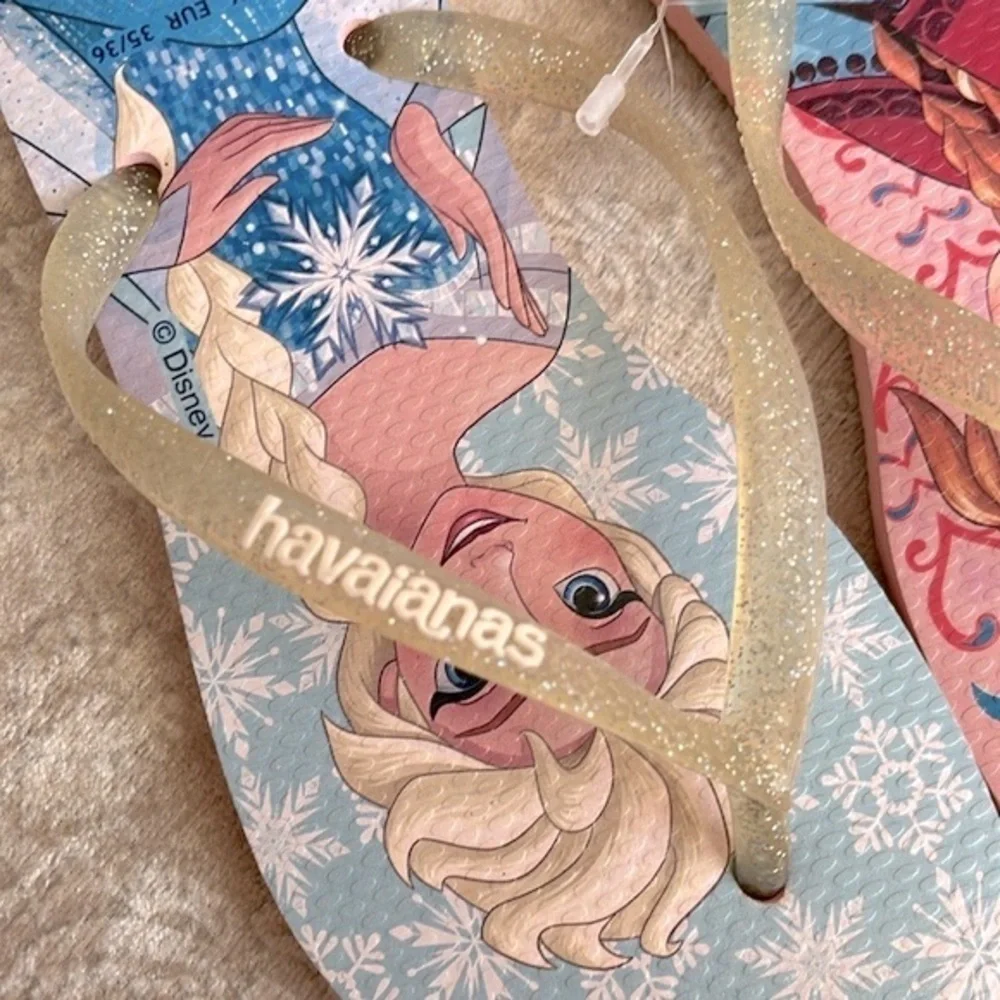 Brand New Havaianas Set of 2 Pairs of Flip Flops Frozen Anna Elsa Disney Pink